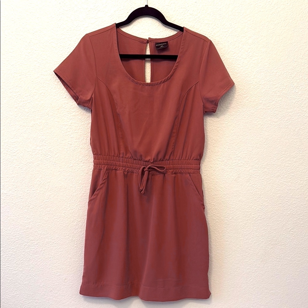 32 Degrees Cool, Dusty Pink Tie-Waist Dress with Pockets (S)